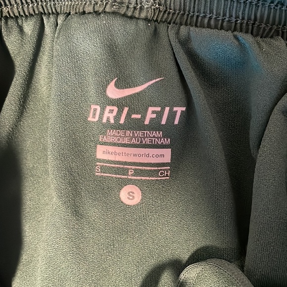 Nike Dri-fit Green Running Short Girl's Size Small - Picture 3 of 3